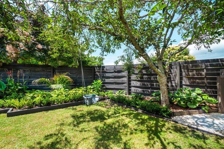 Photo of property in 732d Te Atatu Road, Te Atatu Peninsula, Auckland, 0610