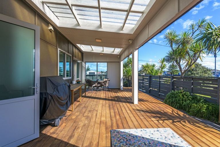 Photo of property in 1 Roore Street, Foxton Beach, Foxton, 4815