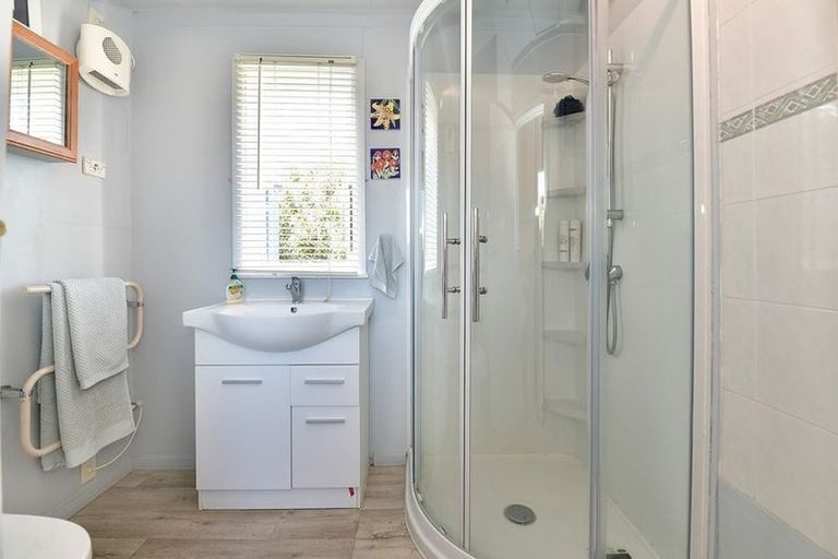 Photo of property in 1/831 Beach Road, Browns Bay, Auckland, 0630