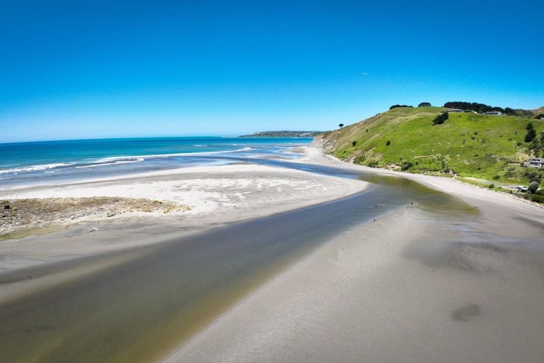 Photo of property in 177 Mahia East Coast Road, Mahia, 4198