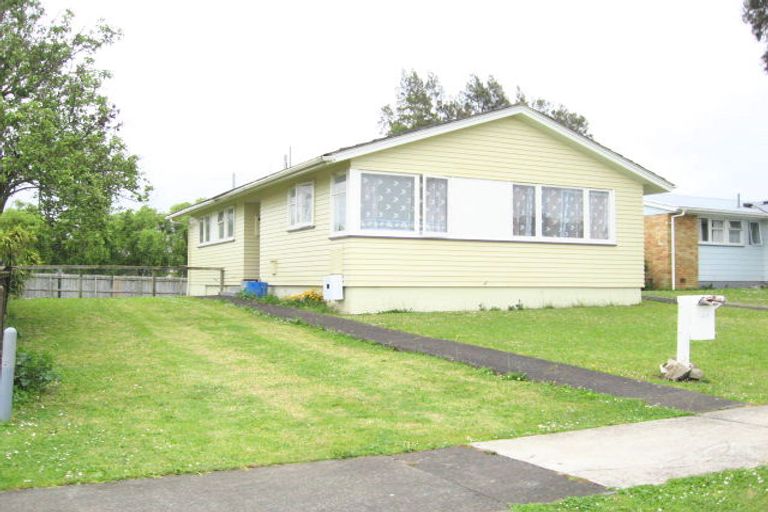 Photo of property in 40 Molesworth Place, Mangere, Auckland, 2022