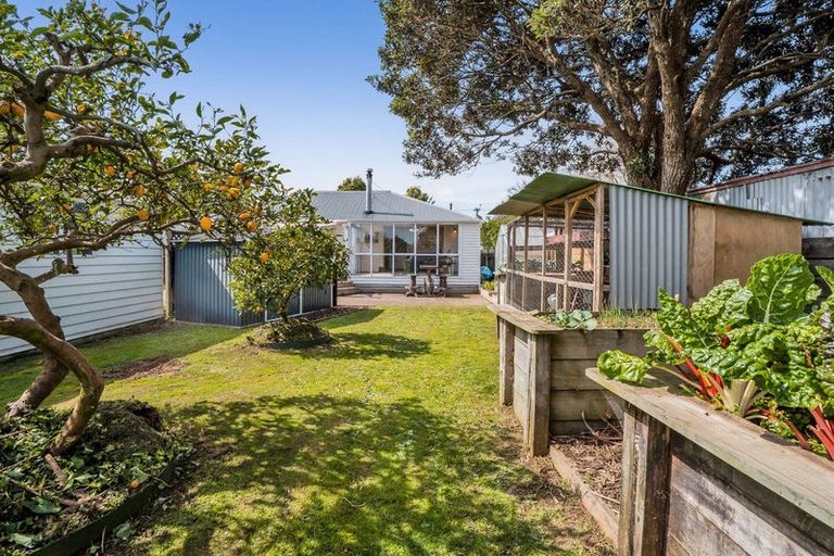 Photo of property in 12 Miro Street, Merrilands, New Plymouth, 4312