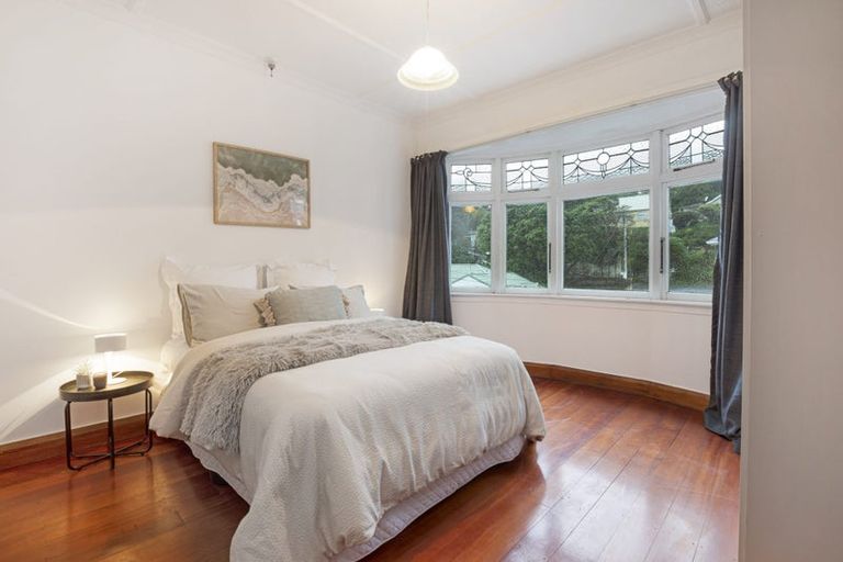 Photo of property in 92 Townsend Road, Miramar, Wellington, 6022