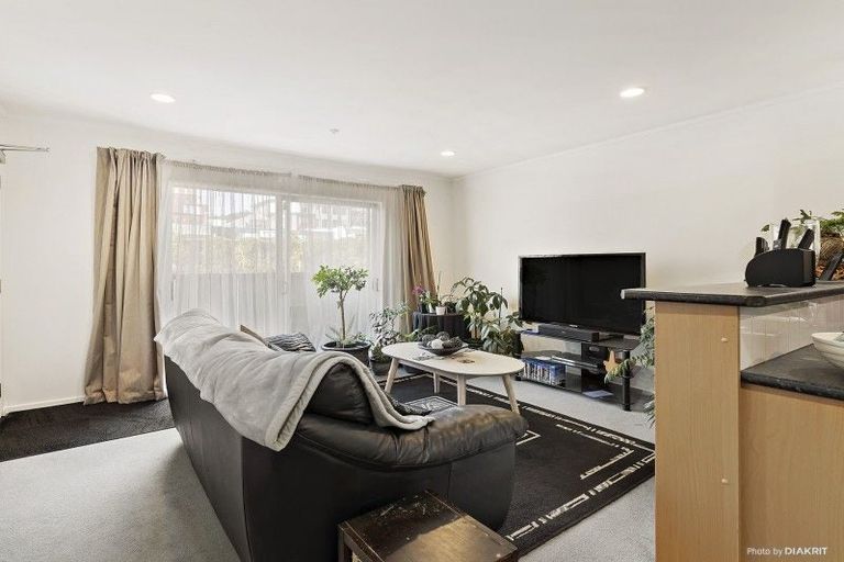 Photo of property in 9/3 Kelvin Grove, Te Aro, Wellington, 6011