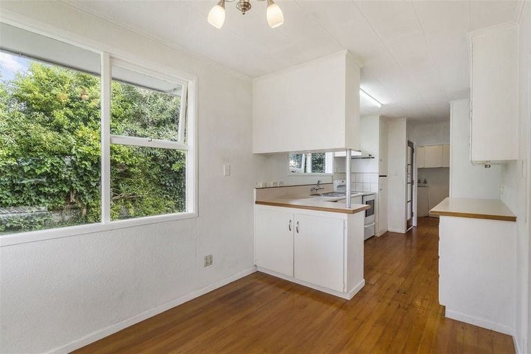 Photo of property in 10 Larne Avenue, Pakuranga Heights, Auckland, 2010