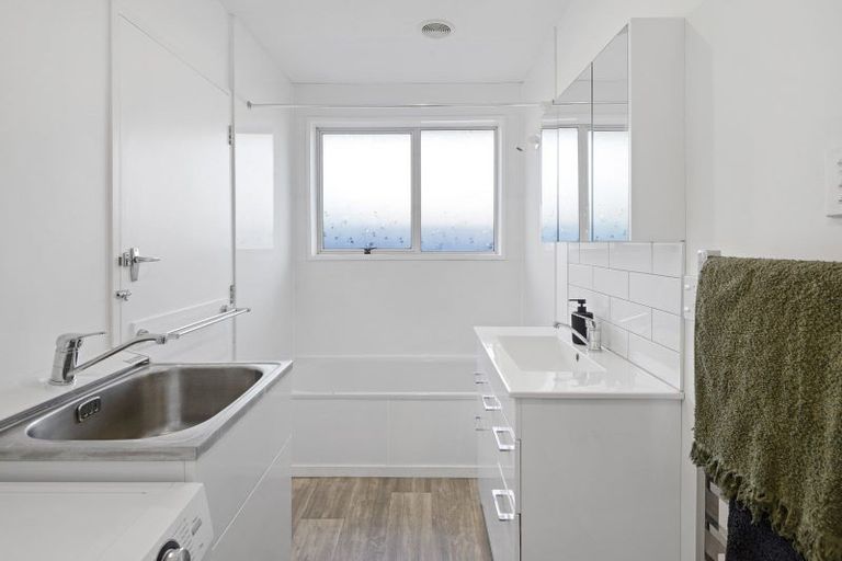 Photo of property in 2/34 Picton Avenue, Riccarton, Christchurch, 8011