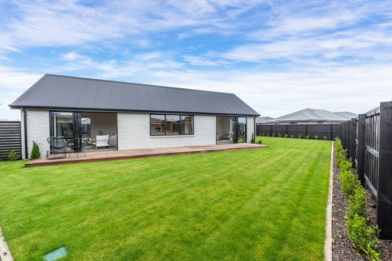 Photo of property in 9 Crosado Place, Rolleston, 7614