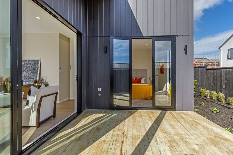 Photo of property in 31 Paretao Street, Massey, 0614