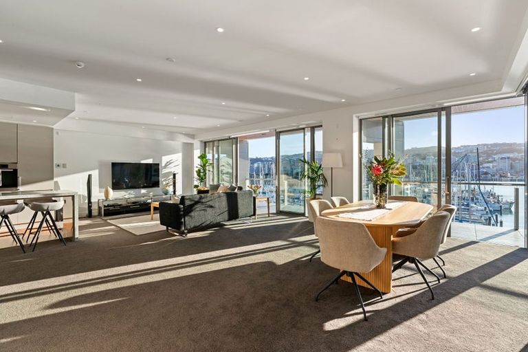 Photo of property in Clyde Quay Wharf, 3b/2 Clyde Quay Wharf, Te Aro, Wellington, 6011