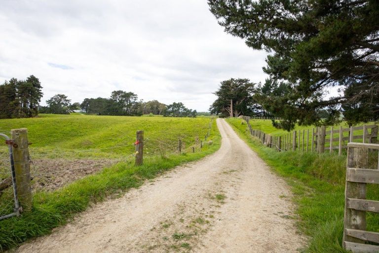 Photo of property in 158 Pahiatua Aokautere Road, Aokautere, 4471