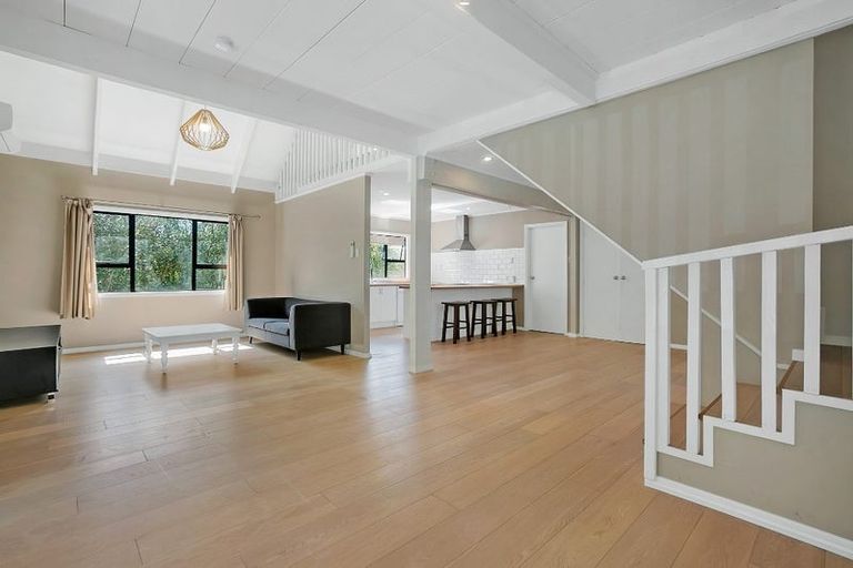 Photo of property in 19 Birdwood Road, Swanson, Auckland, 0612