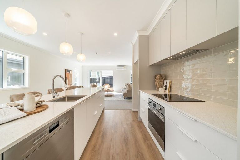 Photo of property in 70c Heretaunga Square, Silverstream, Upper Hutt, 5019