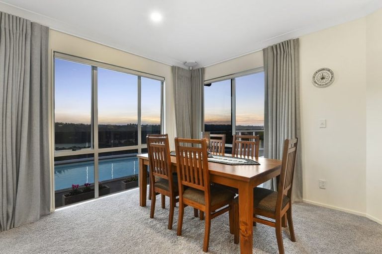 Photo of property in 160 Kittiwake Drive, Schnapper Rock, Auckland, 0632