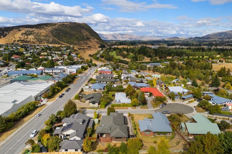 Photo of property in 4 Hillview Place, Wanaka, 9305