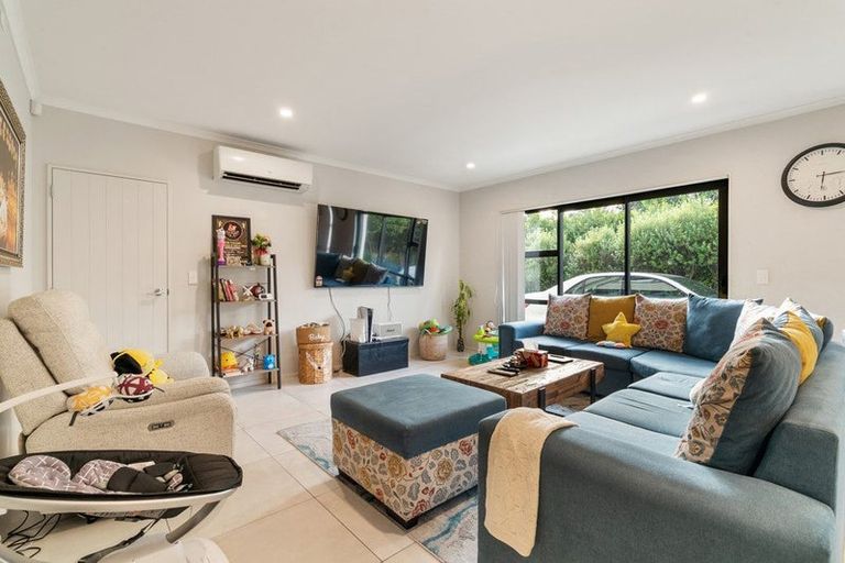 Photo of property in 41 Andalusian Way, Karaka, Papakura, 2113