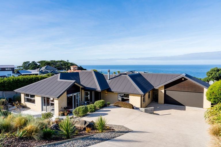 Photo of property in 37 Highgrove, Saint Clair, Dunedin, 9012