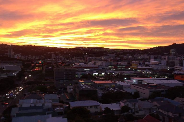 Photo of property in Melksham Towers, 901/131 Brougham Street, Mount Victoria, Wellington, 6011