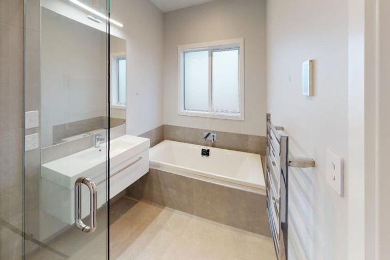 Photo of property in 12 Rangeview Drive, Kelvin Grove, Palmerston North, 4414