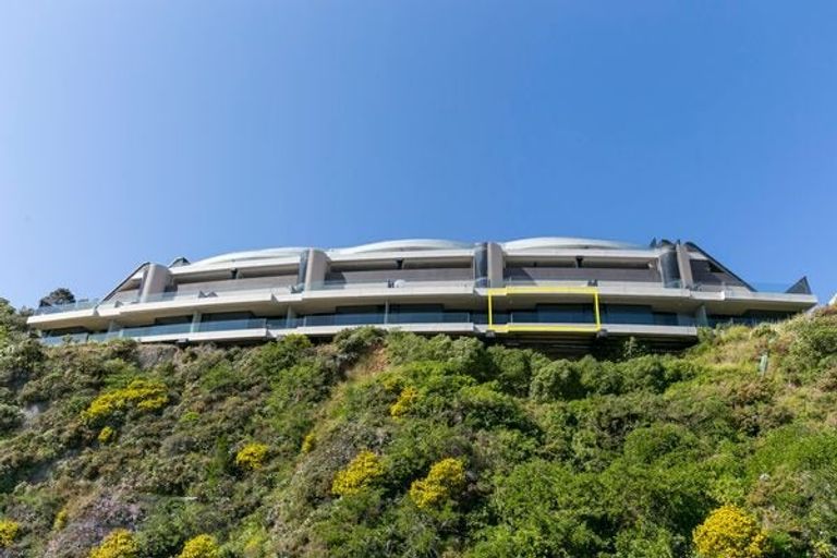 Photo of property in Shelley Bay Terraces, 3/61 Maupuia Road, Maupuia, Wellington, 6022