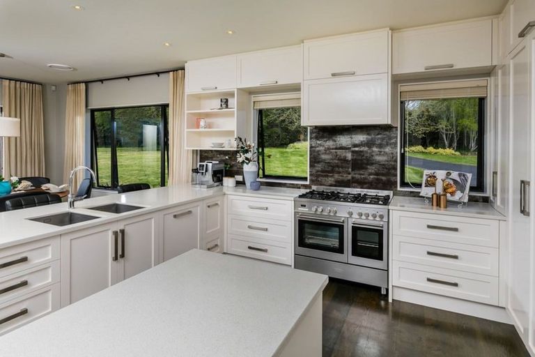 Photo of property in 1030 Peak Road, Helensville, 0875