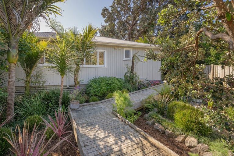 Photo of property in 18 Black Jack Road, Kuaotunu, Whitianga, 3592