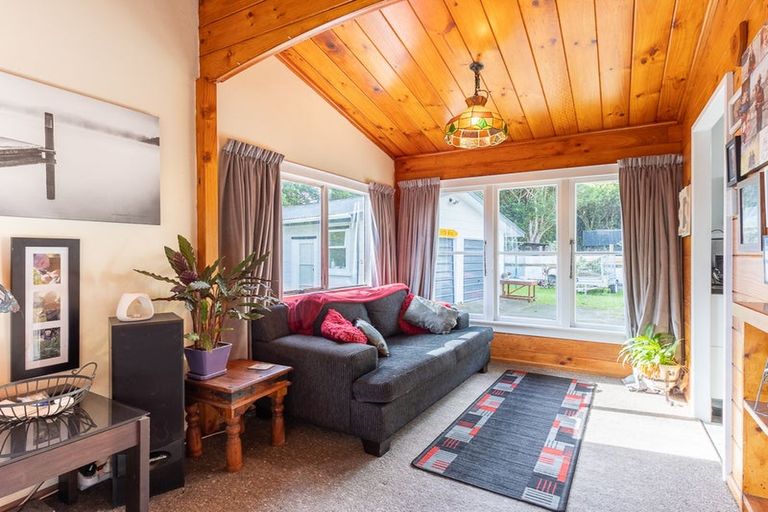 Photo of property in 9 Patterson Grove, Waikanae, 5036