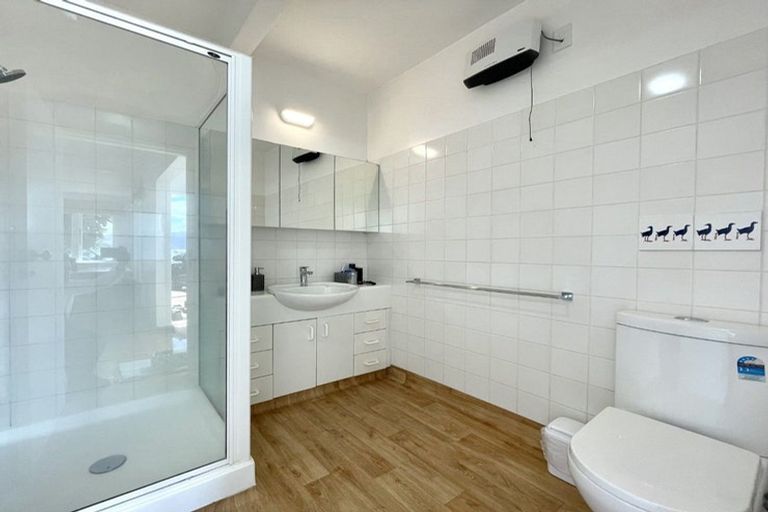 Photo of property in 299 Karaka Bay Road, Karaka Bays, Wellington, 6022