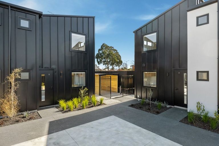 Photo of property in 8/9 Marcroft Street, Woolston, Christchurch, 8062