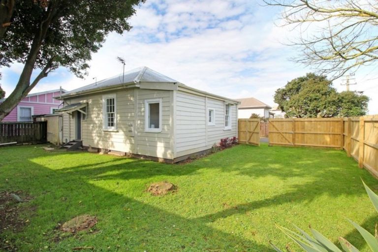 Photo of property in 1/5 Henwood Road, Mangere East, Auckland, 2024