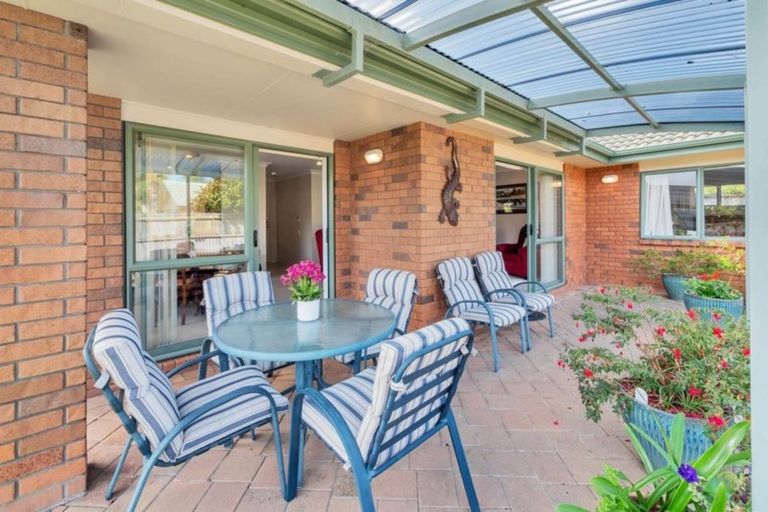 Photo of property in 81 Hillwell Drive, Henderson, Auckland, 0612