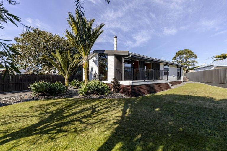 Photo of property in 41 Takiroa Street, Urenui, 4375