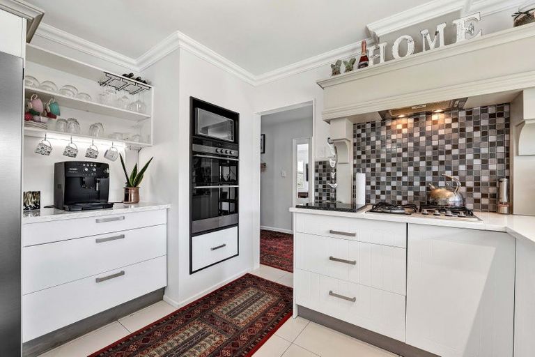 Photo of property in 5 Tamati Place, Merrilands, New Plymouth, 4312