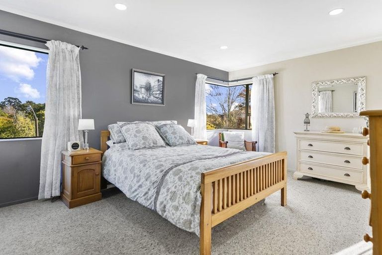 Photo of property in 1 Awatahi Place, Greenhithe, Auckland, 0632