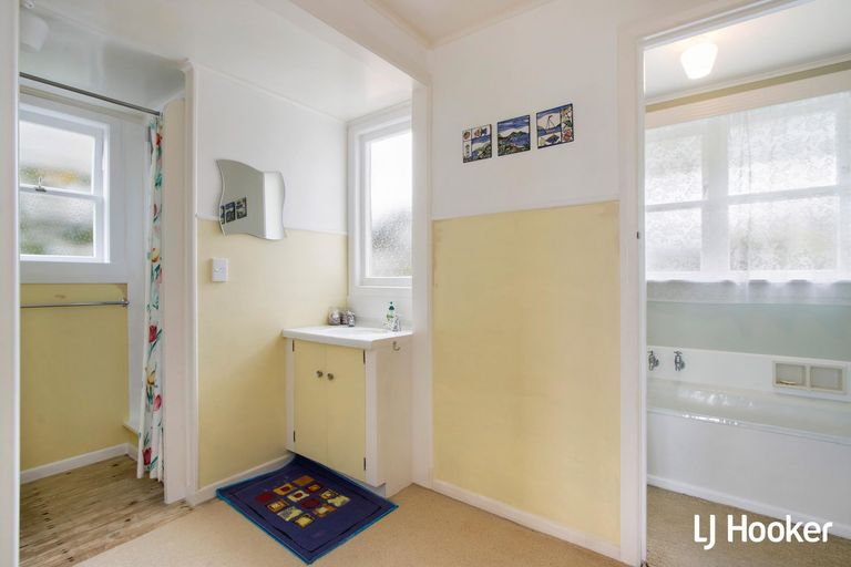 Photo of property in 1 Hinemoa Road, Waihi Beach, 3611
