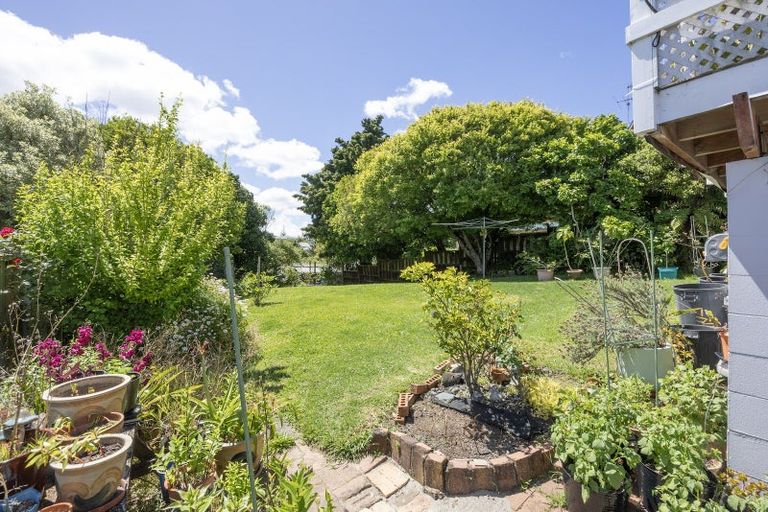 Photo of property in 27 Mason Street, New Lynn, Auckland, 0600