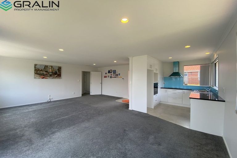 Photo of property in 63a Lynwood Road, New Lynn, Auckland, 0600