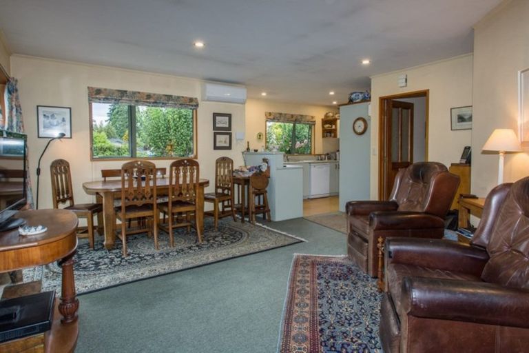 Photo of property in 6 Heuchan Lane, Wanaka, 9305