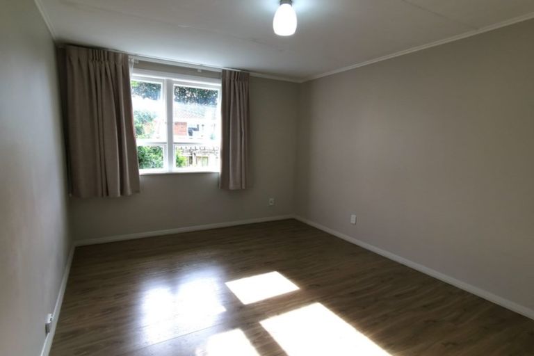Photo of property in 44 Lavinia Crescent, Mangere East, Auckland, 2024