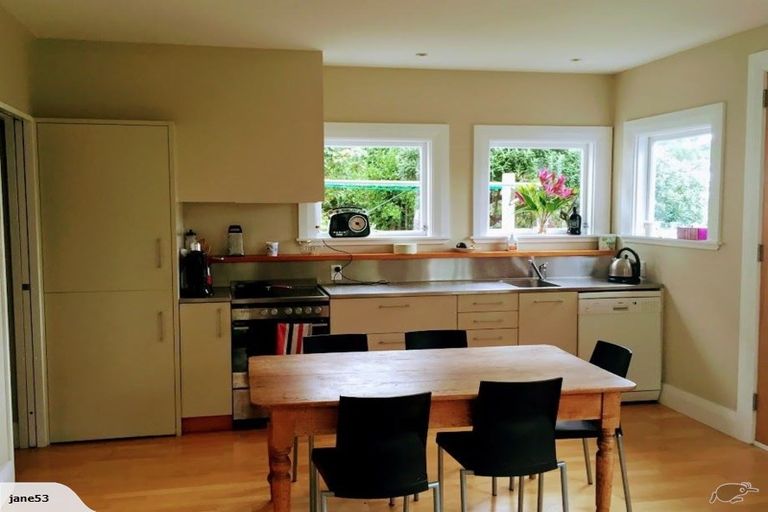 Photo of property in 2 Lower Watt Street, Wadestown, Wellington, 6012