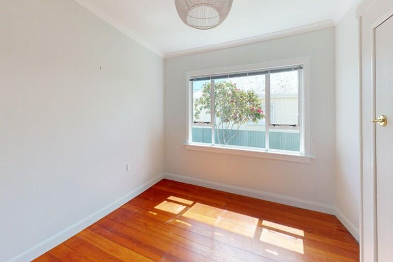 Photo of property in 21 Victoria Street, Levin, 5510