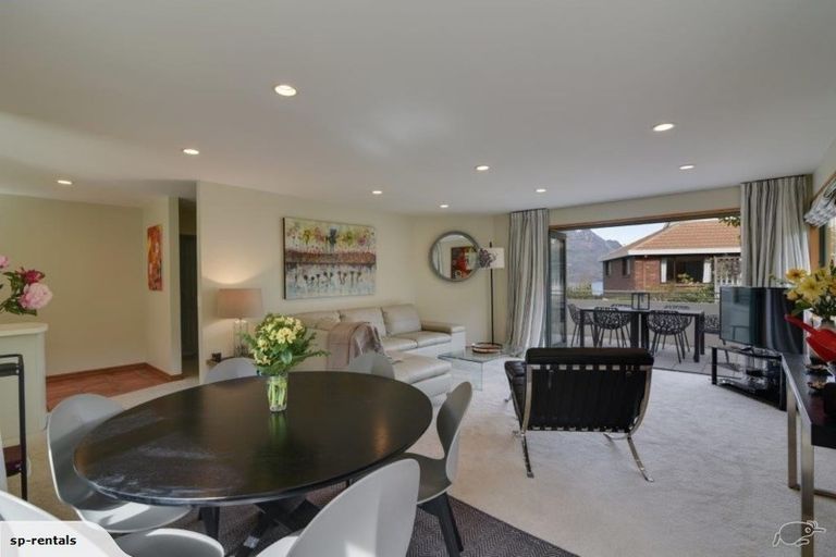 Photo of property in 10a Salmond Place, Queenstown, 9300