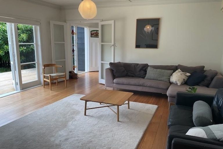 Photo of property in 18 Norman Road, Titirangi, Auckland, 0604