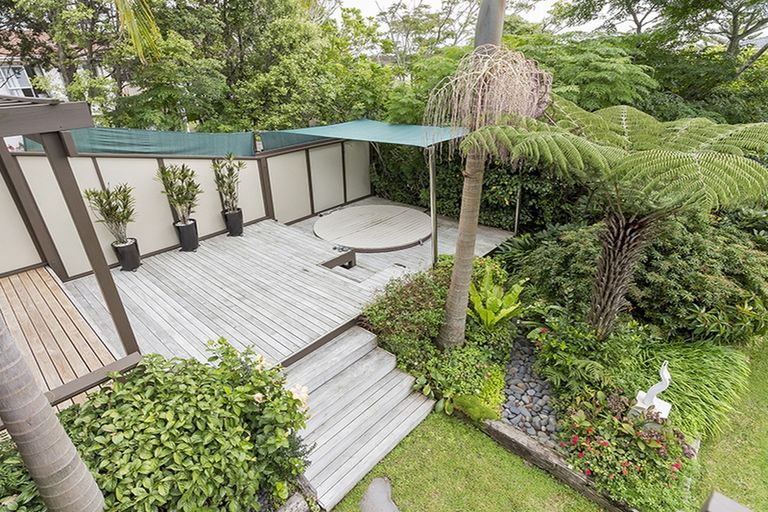 Photo of property in 6 Redoubt Road, Goodwood Heights, Auckland, 2105