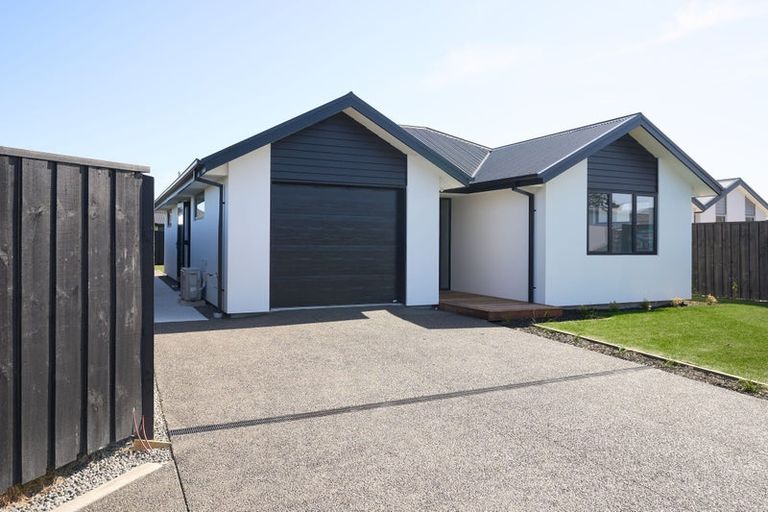 Photo of property in 9 Inch Crescent, Rangiora, 7400