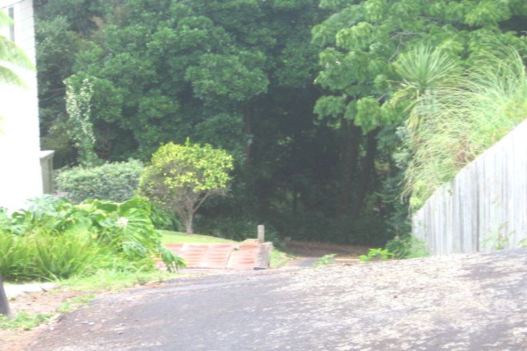 Photo of property in 48 Deuxberry Avenue, Northcote, Auckland, 0627