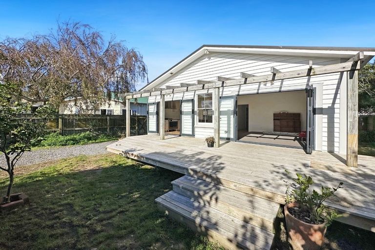 Photo of property in 9 Elizabeth Street, Moera, Lower Hutt, 5010