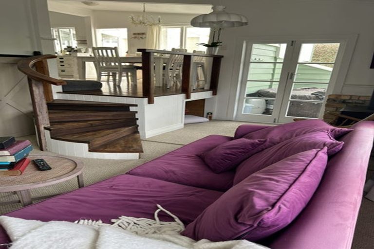 Photo of property in 47 Roland Road, Greenhithe, Auckland, 0632