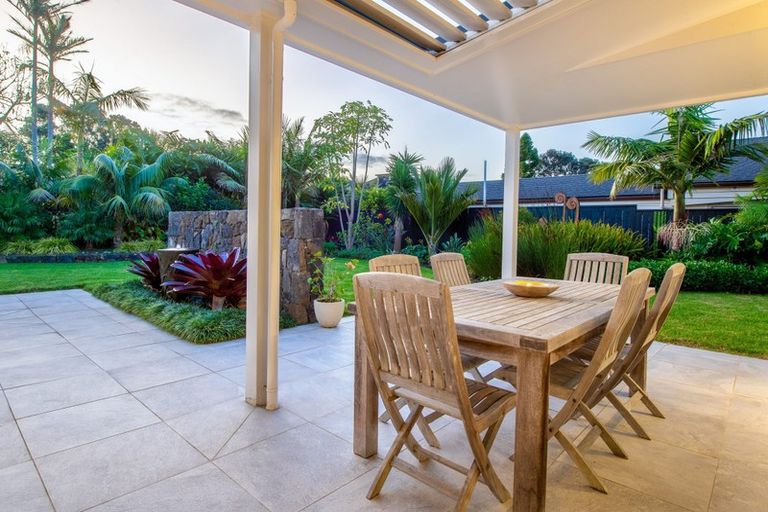 Photo of property in 6 Tiri Road, Milford, Auckland, 0620