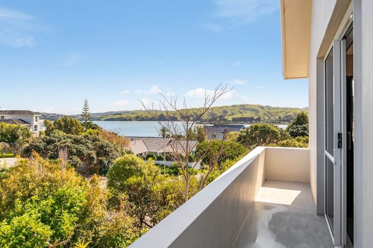 Photo of property in 20 Portage Place, Whitby, Porirua, 5024