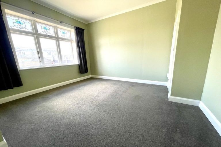 Photo of property in 172a Queens Drive, Lyall Bay, Wellington, 6022